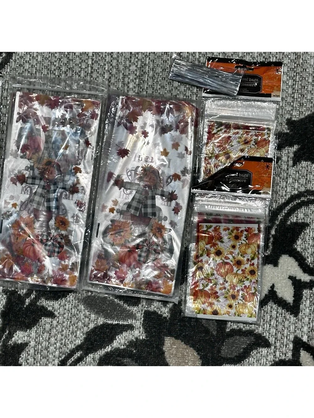 Lot of 450 Festive Autumn Harvest Halloween Trunk or Treat Bags 🎃 (2 Sizes) NEW